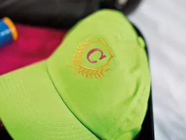 Embroidery-capmono